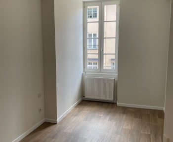 Location Appartement 4 pièces Mercurey (71640) - HYPER CENTRE