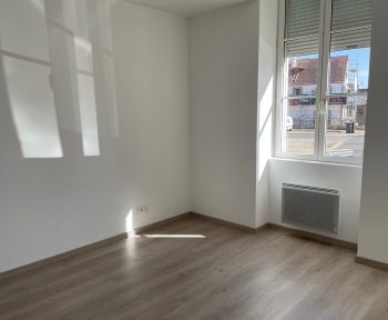 Location Appartement 3 pièces Givry (71640) - PLEIN CENTRE